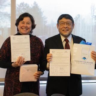 VIU President signs Memorandum of understanding with Kansai University